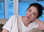 黄奕12岁女儿执念韩国练习生：星二代逐梦背后的现实拷问